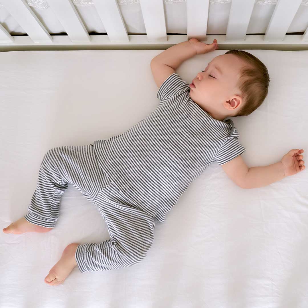 9 month old baby hot sale sleep